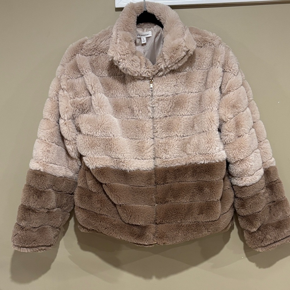 NWOT faux fur blue pepper jacket